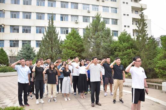 说明: C:\Users\lenovo\Desktop\主题党团日照片\3.毕业党员交流会2019-06-04\033.JPG